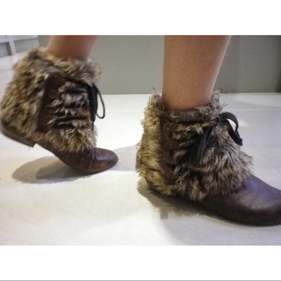 SOLD Lavorazione Artigiana Faux Fur Cuffed Boots - Picture 2 of 8